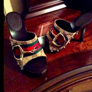 Beautiful Authentic Gucci horse but mule sandal like new